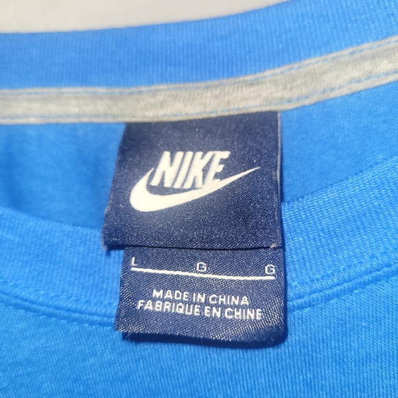 NIKE Woman's Active Wear Athletic T-Shirt - Picture 5 of 8